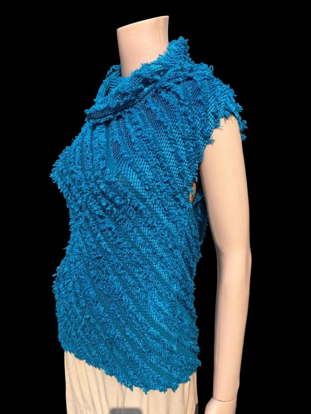 Issey Miyake Textured Sleeveless Tunic in Bright Teal
